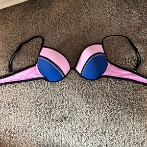 Womens size 34 DD VICTORIAS SECRET BIKINI TOP